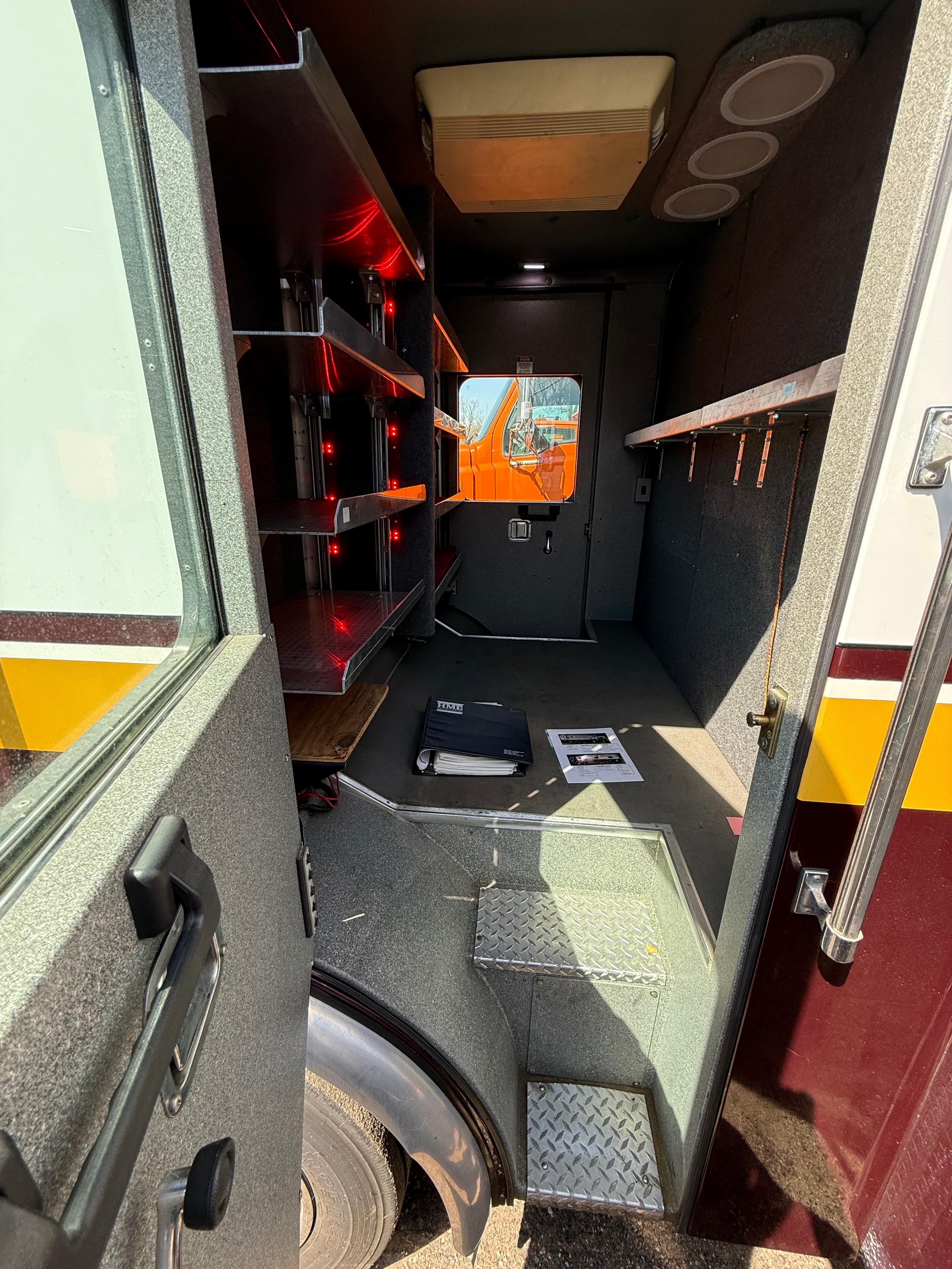 2001 E-One Command Center - image 9
