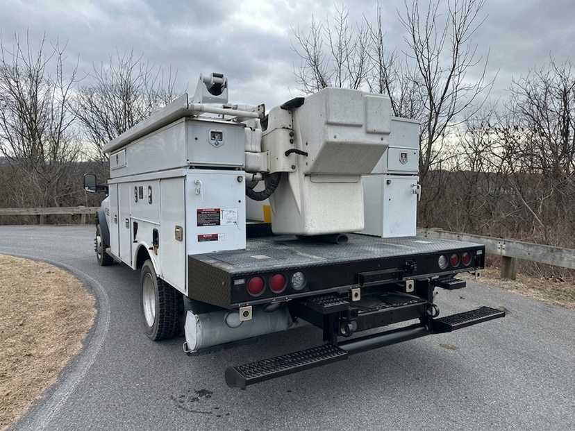 2018 Ram 5500 4x4 Bucket Truck w/ Altec AT40G Boom (45 ft) — photo 7