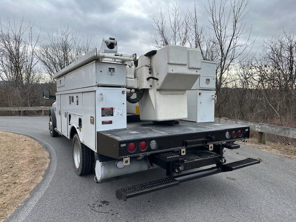 2018 Ram 5500 4x4 Bucket Truck w/ Altec AT40G Boom (45 ft) - image 7