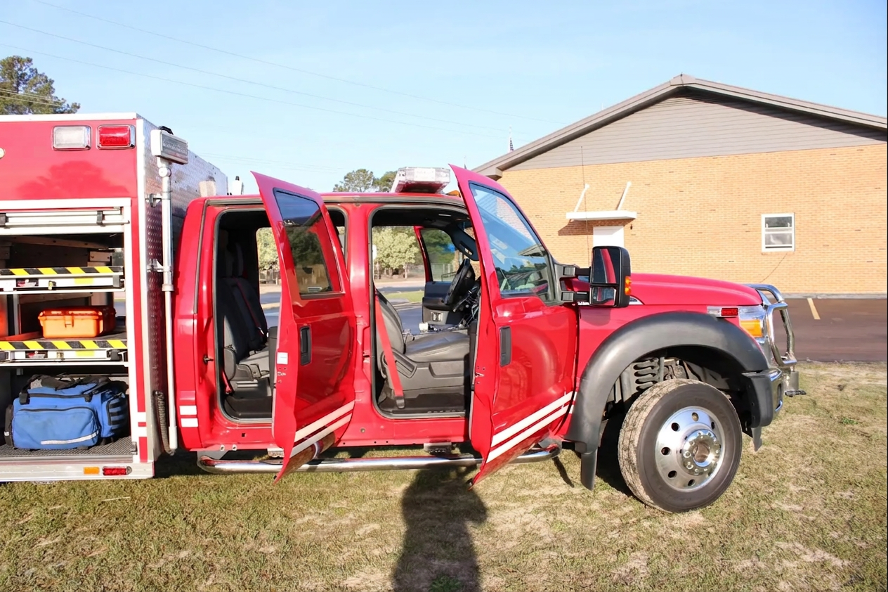 2015 Rosenbauer Ford 4x4 Light Rescue - image 3