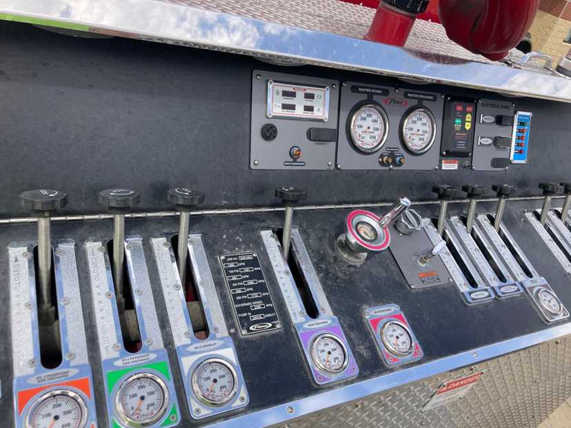 2009 Pierce Contender Pumper — photo 7