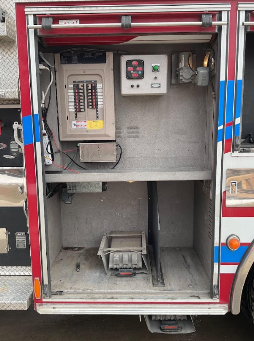 2003 Pierce Tilt Cab Pumper - image 38