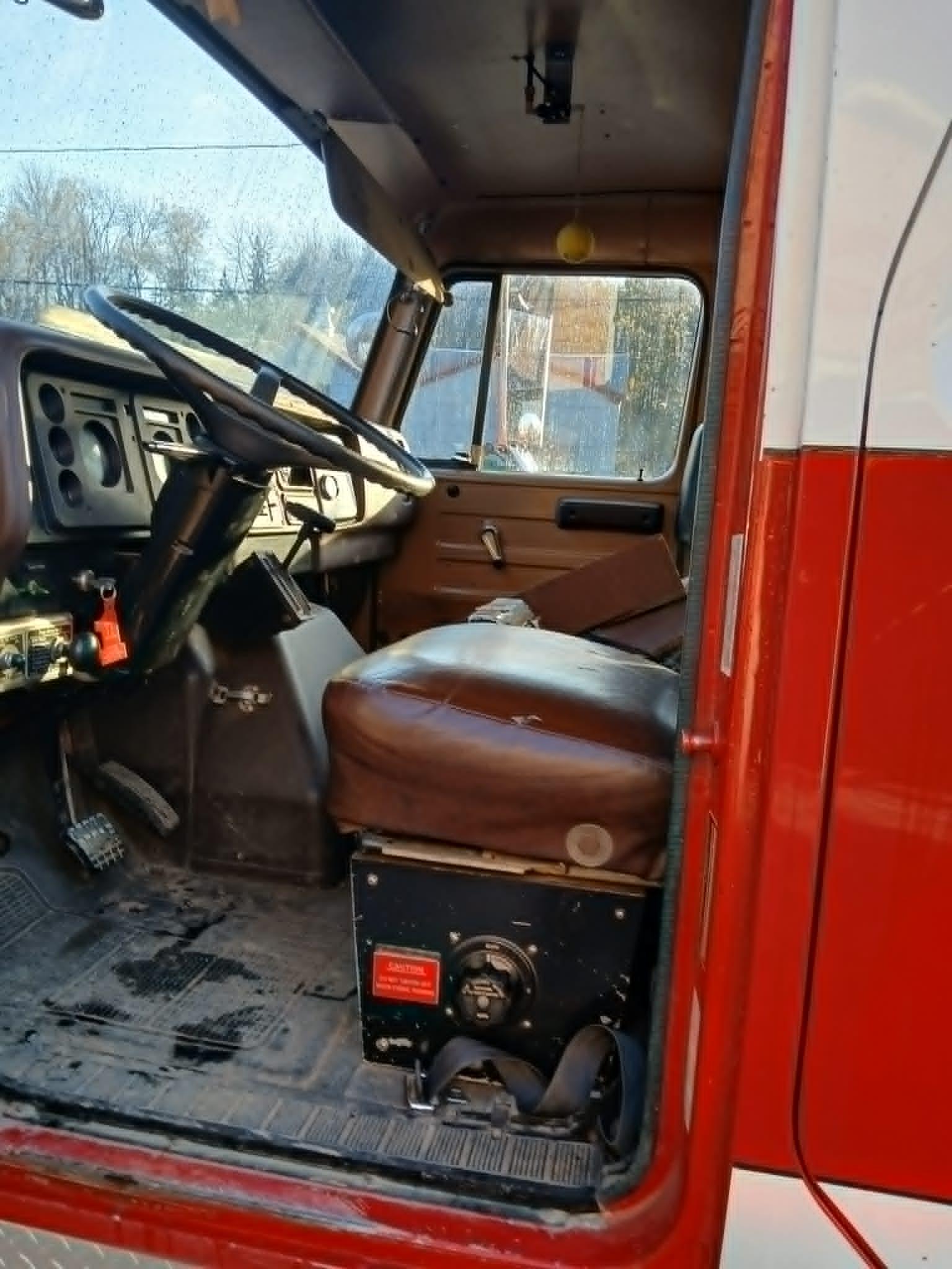 1987 International Pumper Tanker - image 8