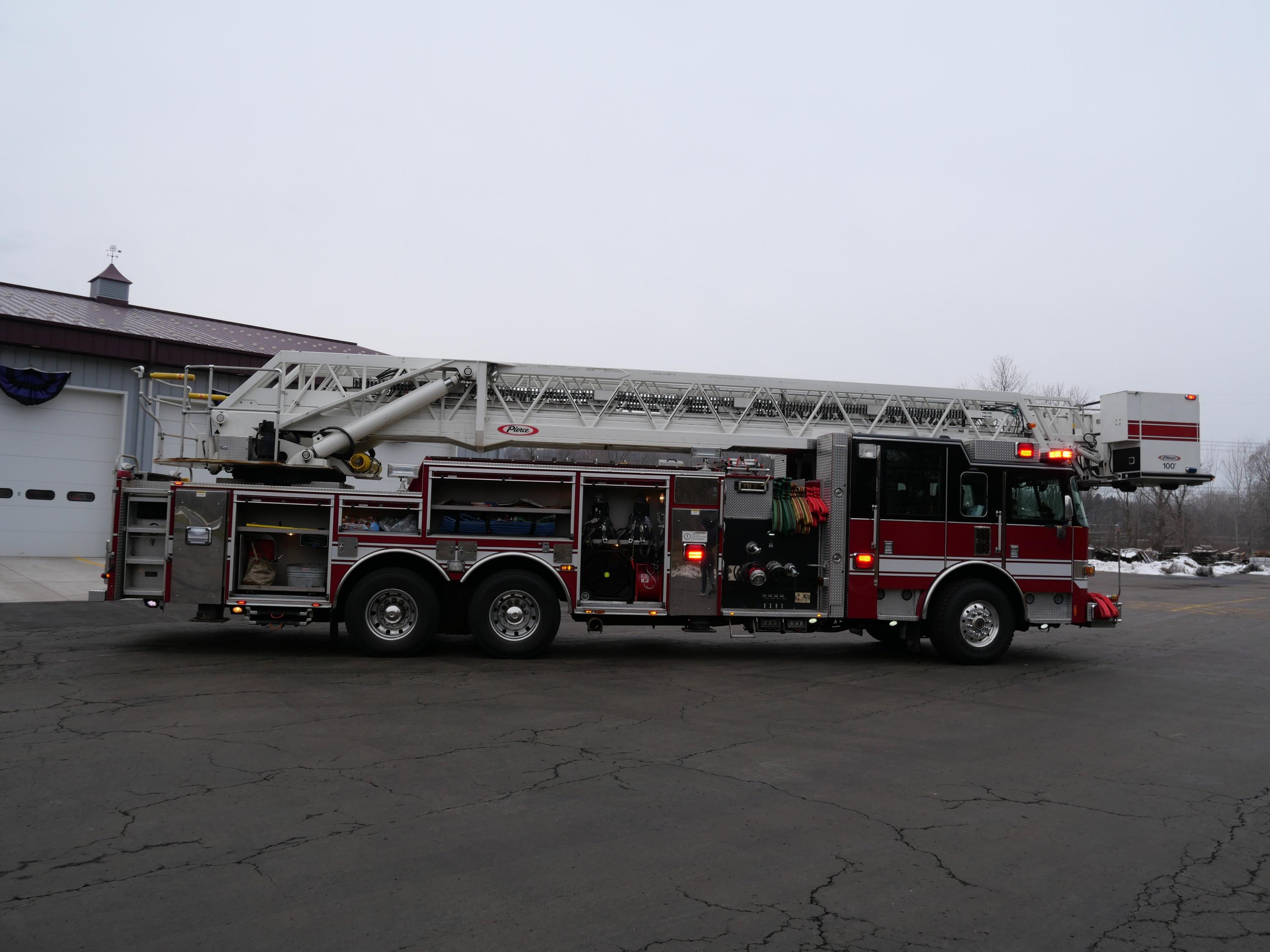 2008 Pierce Arrow XT 100' Quint - image 12