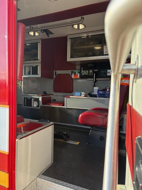 2001 AEV Ford Type III Ambulance - image 8