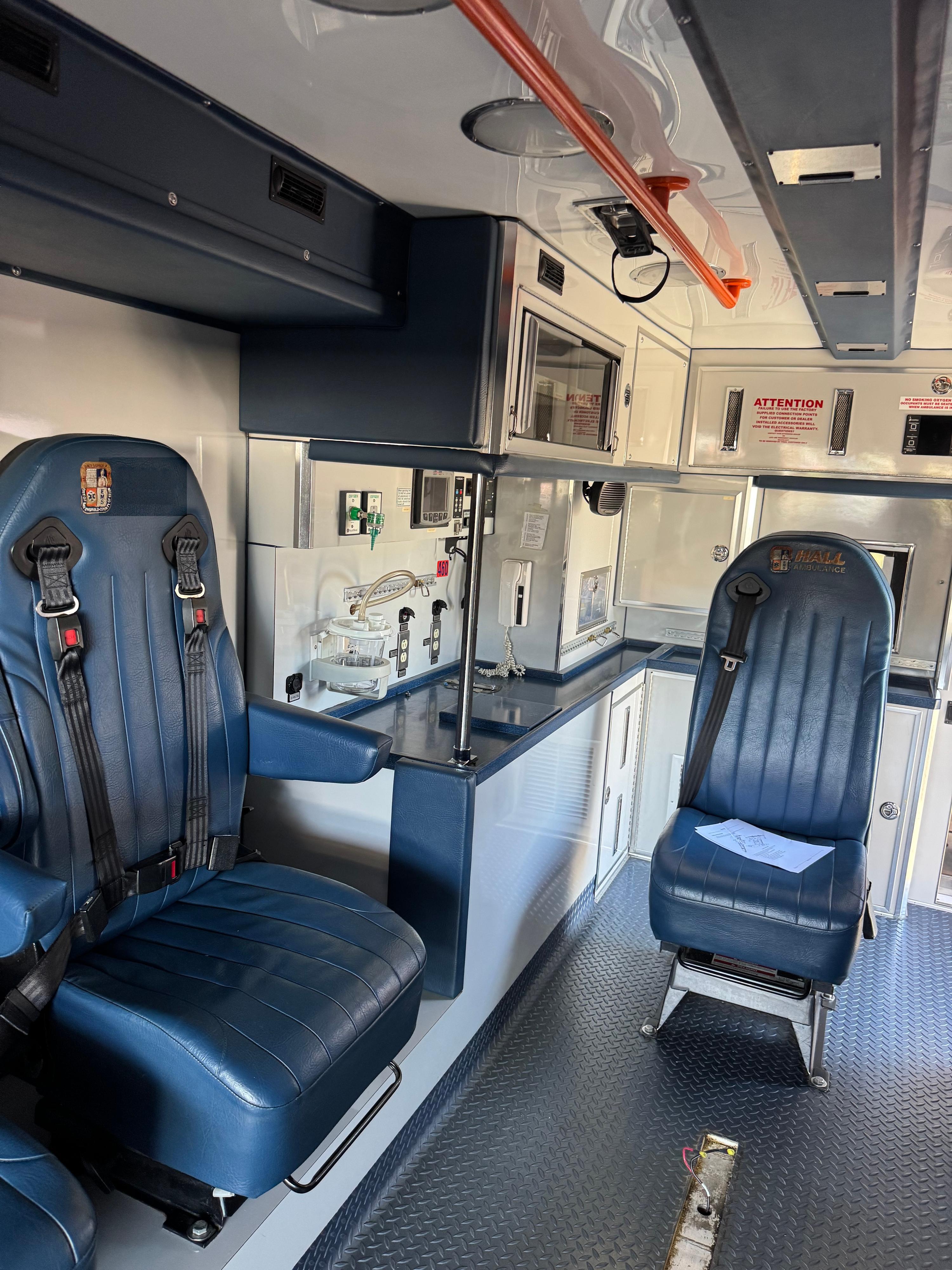 2016 International Type I Ambulance - image 13