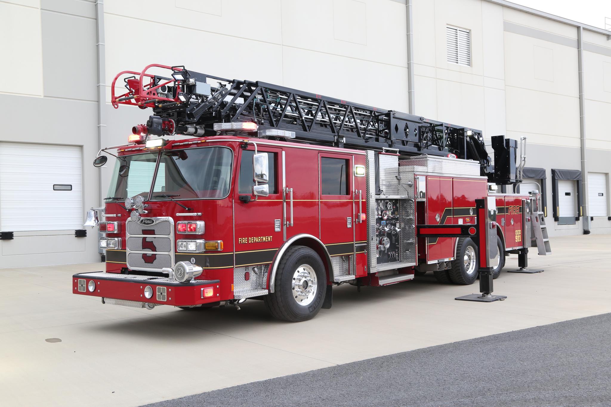 2020 Pierce Arrow XT 107' Quint - image 3
