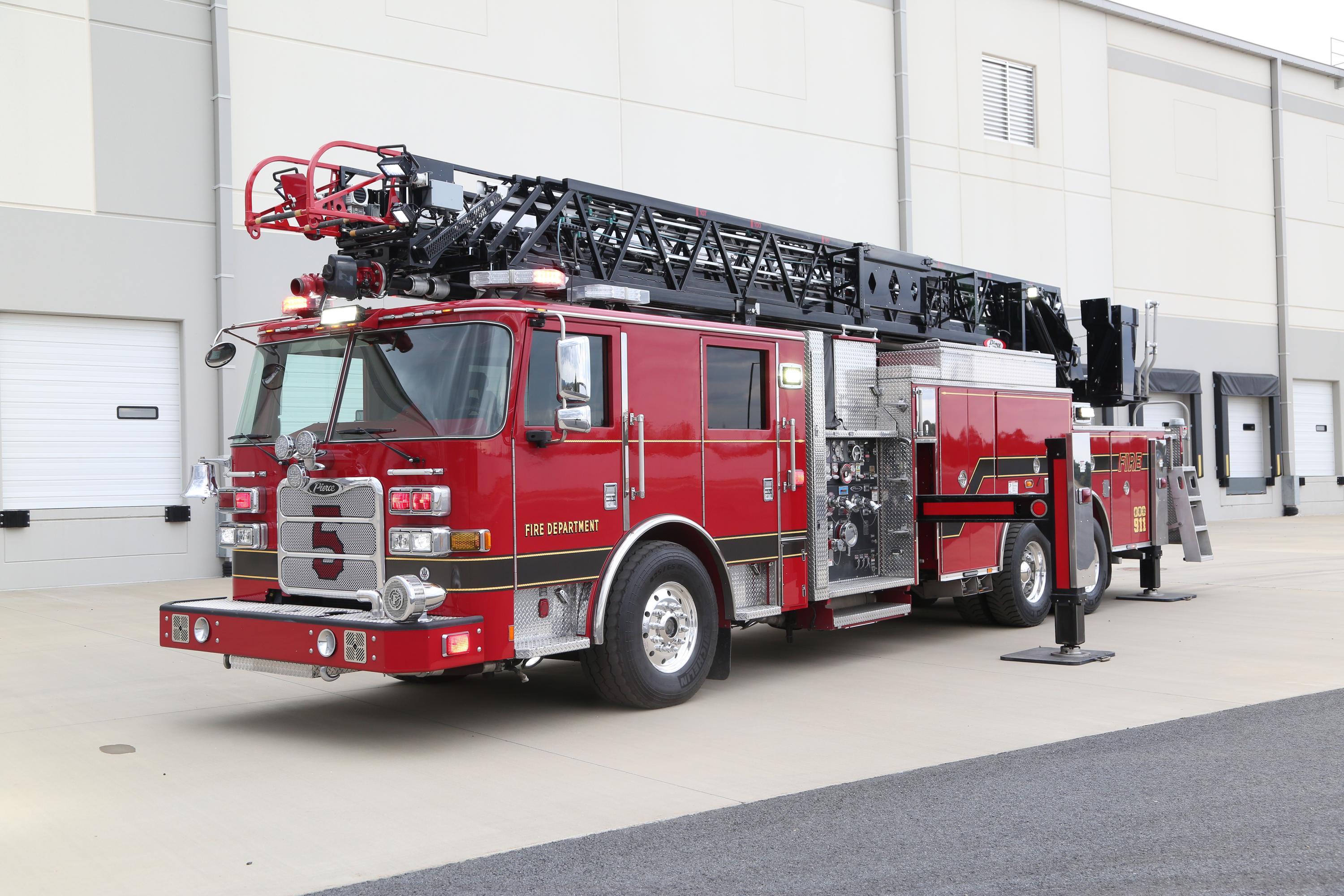 2020 Pierce Arrow XT 107' Quint - image 3