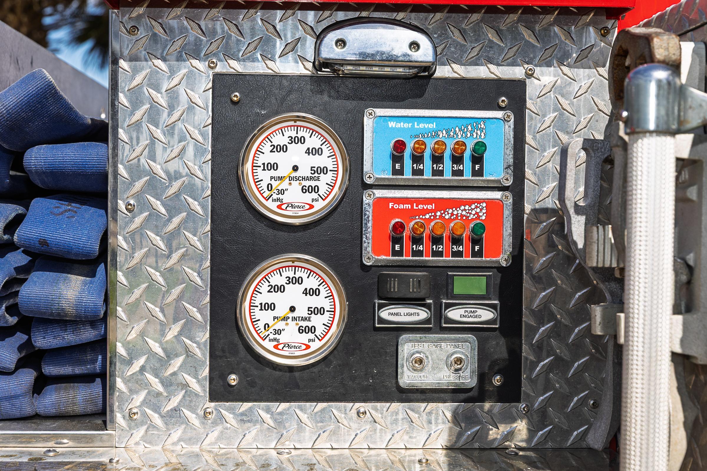 2013 Pierce Ford 4x4 Mini Pumper - image 9