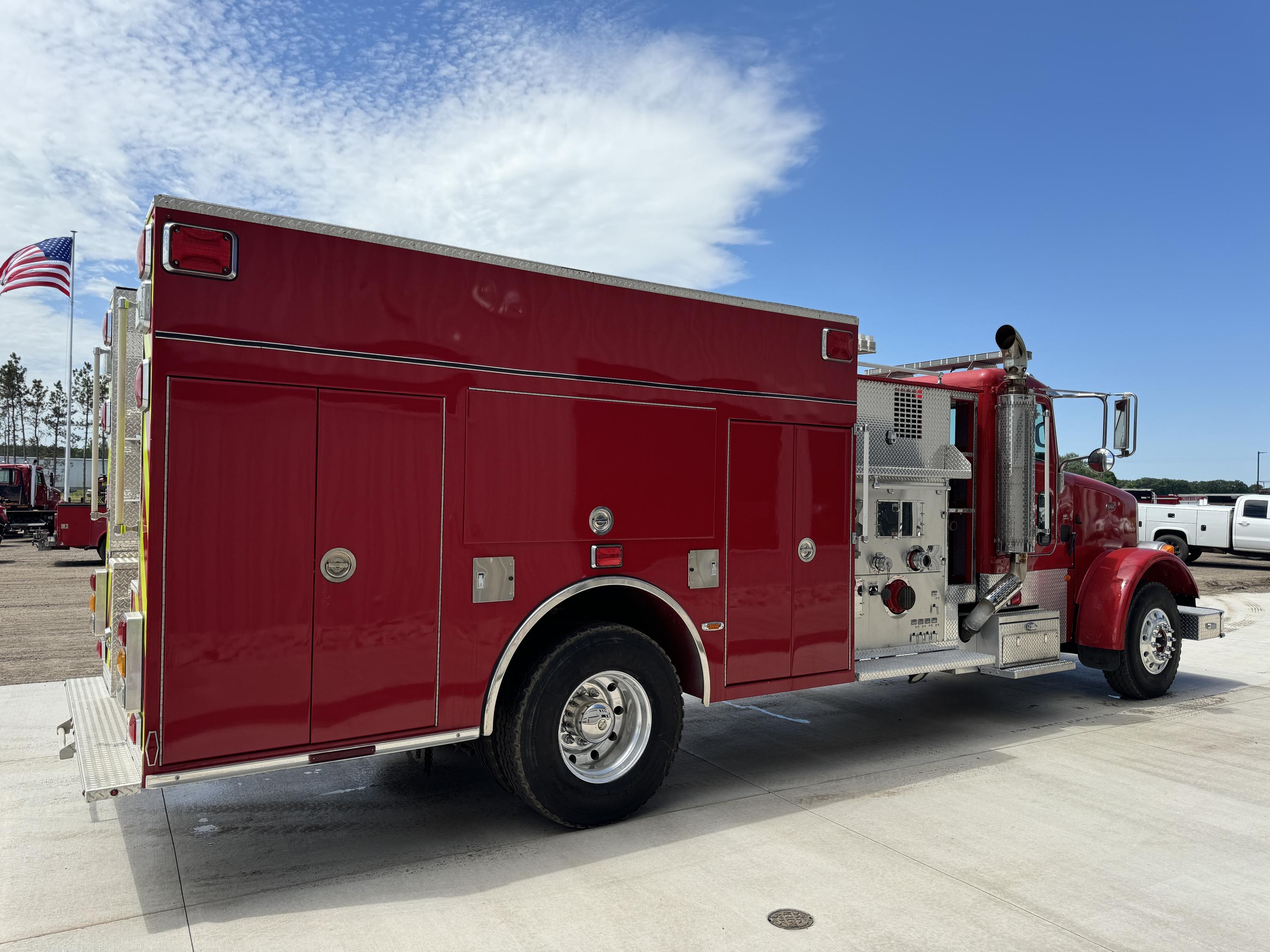 2008 Pierce Peterbilt Pumper Tanker - image 4