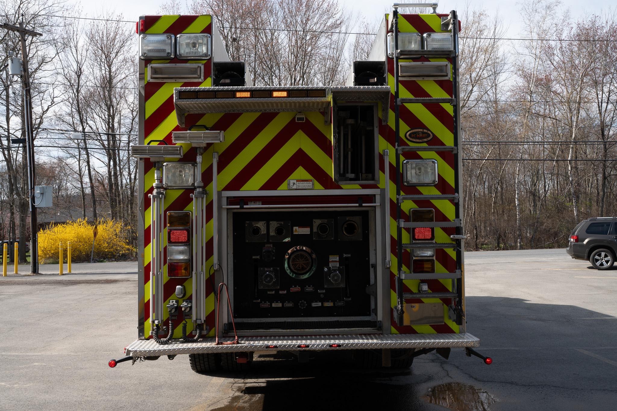 2009 KME Predator 4x4 Heavy Rescue - image 115