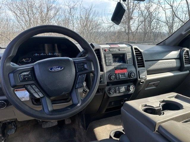 2019 Ford F550 Bucket Truck w/ Altec AT41S Boom (46 ft) - image 16