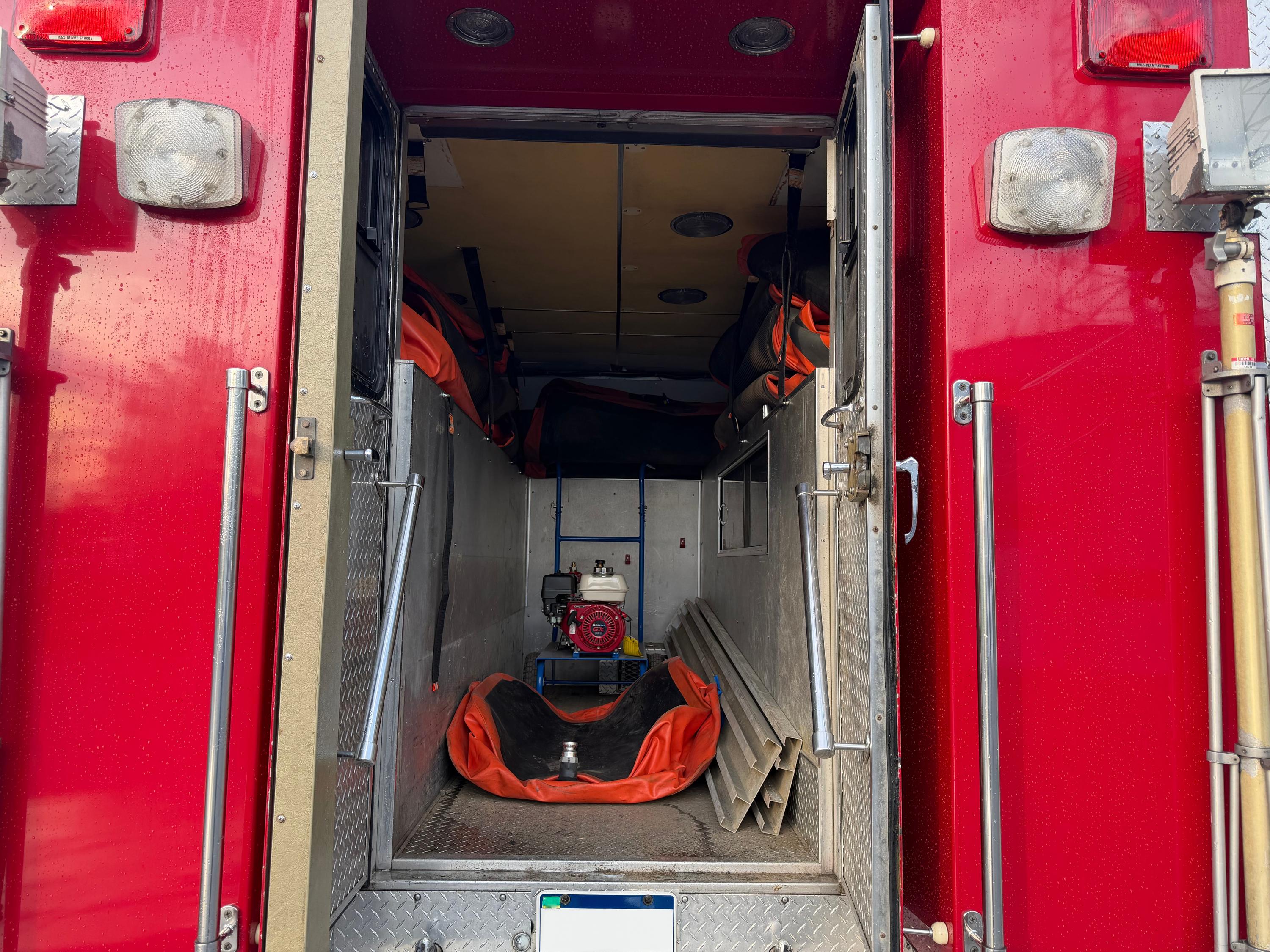 1987 Saulsbury Ford Light Rescue - image 8