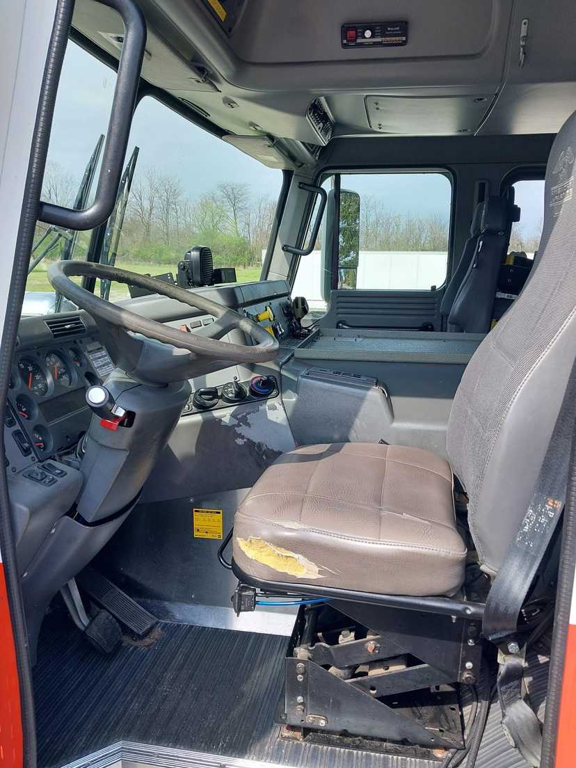 2003 American LaFrance Pumper — photo 5