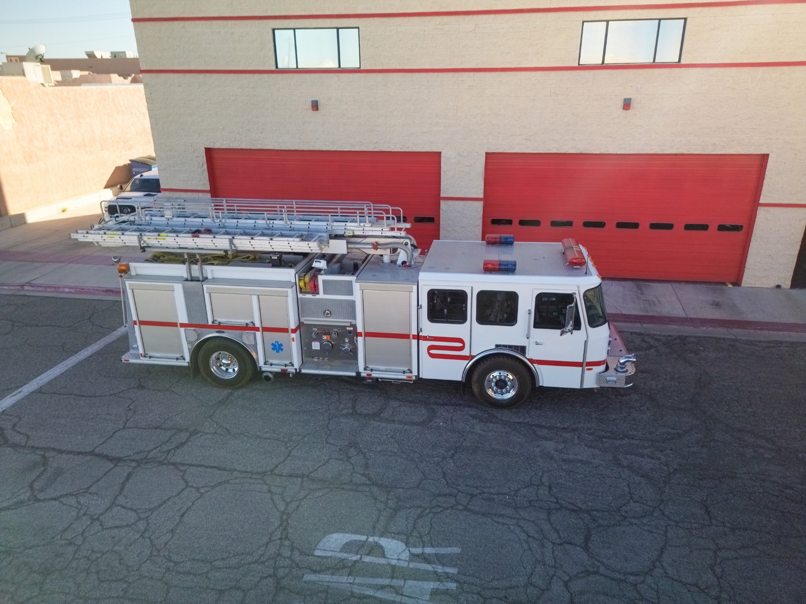 2003 E-One Typhoon 50' Quint - image 27