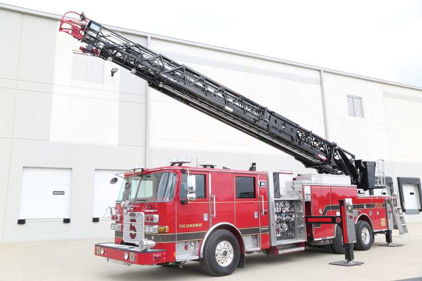 2020 Pierce Arrow XT 107' Quint — photo 2