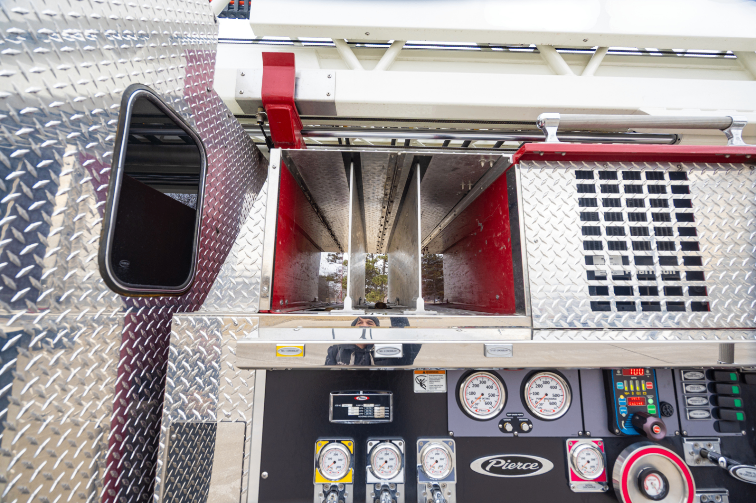 2016 Pierce Velocity 100' Quint - image 95