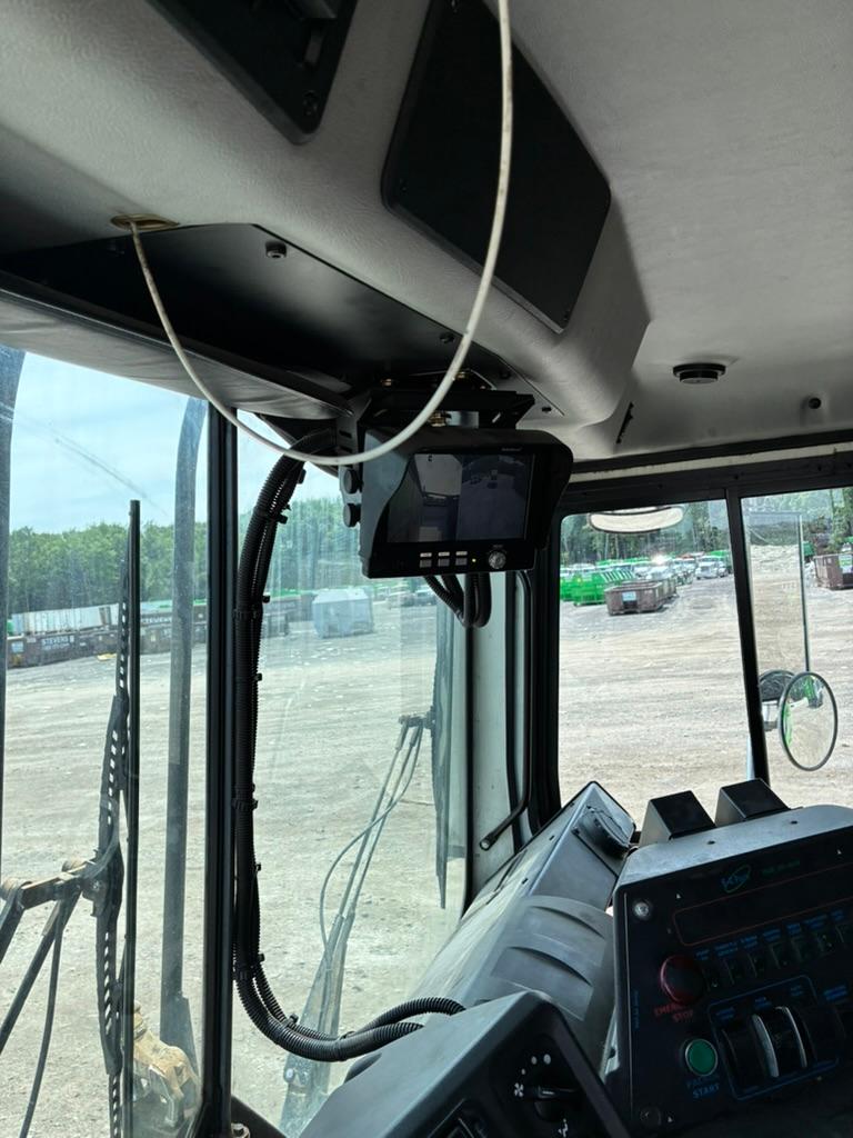 2020 Mack E-Z Pack Front Loader - image 16