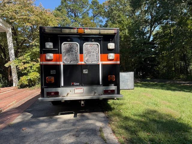 1999 Chevrolet 3500 HD 4x4 Type I Ambulance - image 10
