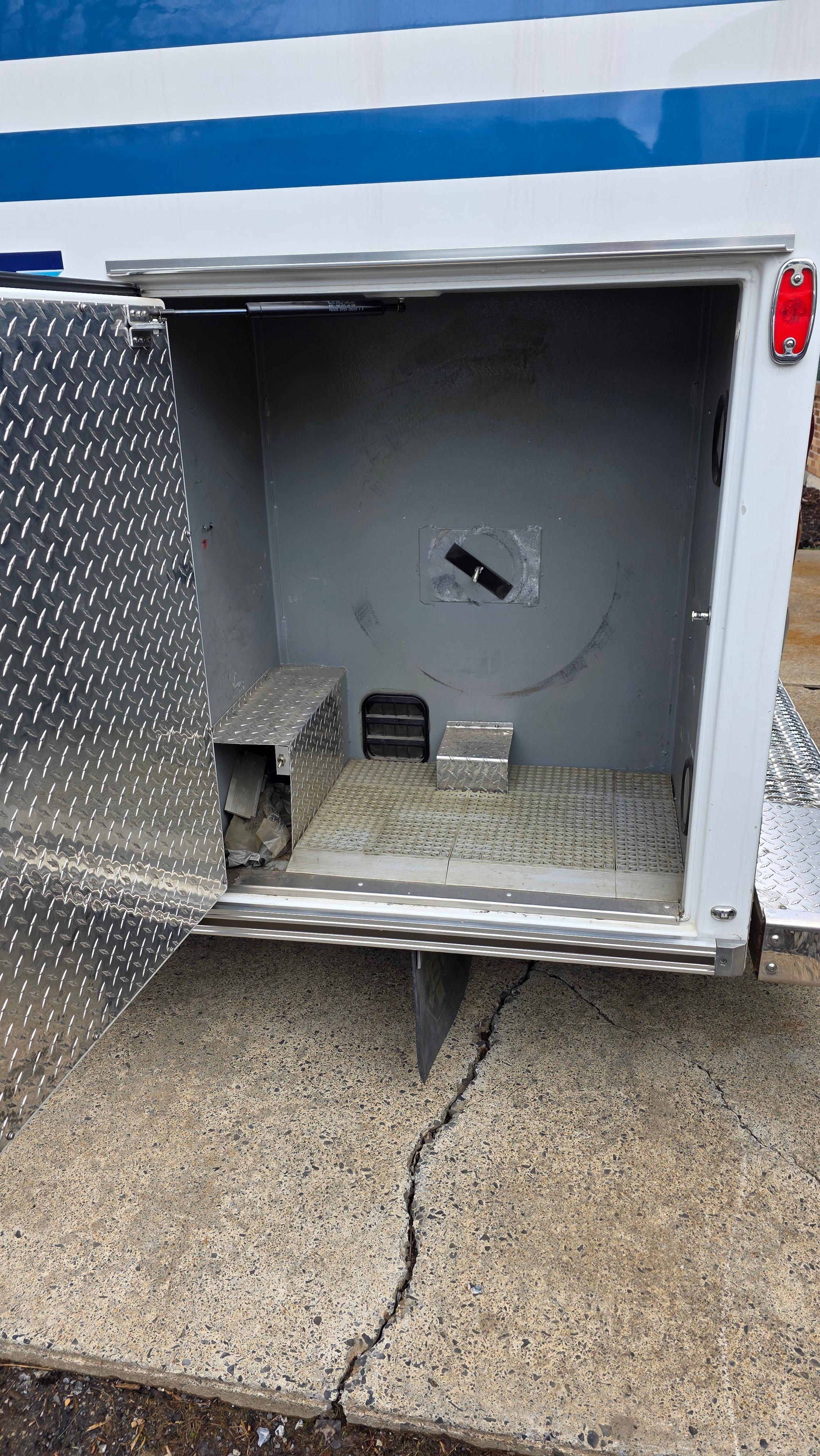 2008 Braun Ford Type III Ambulance - image 7