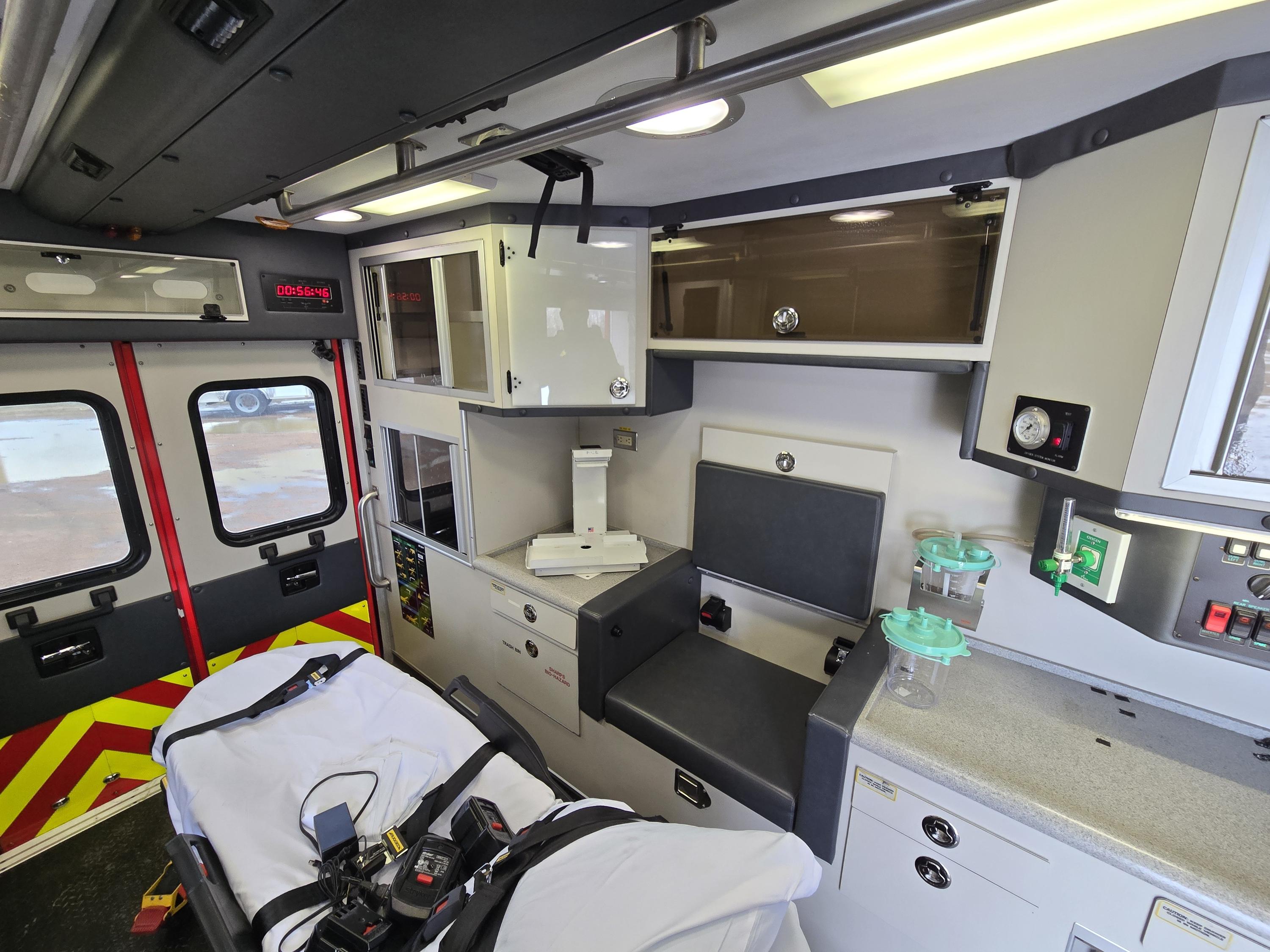 2015 PL-Custom Ford 4x4 Type I Ambulance - image 20