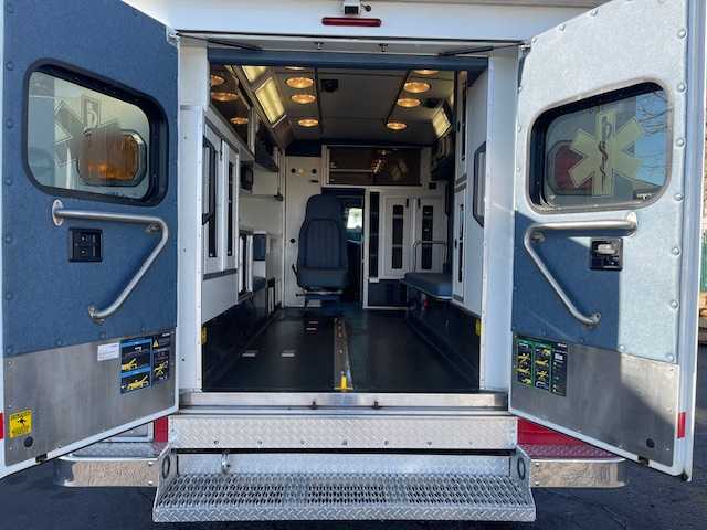 2006 Braun Ford Type III Ambulance — photo 7