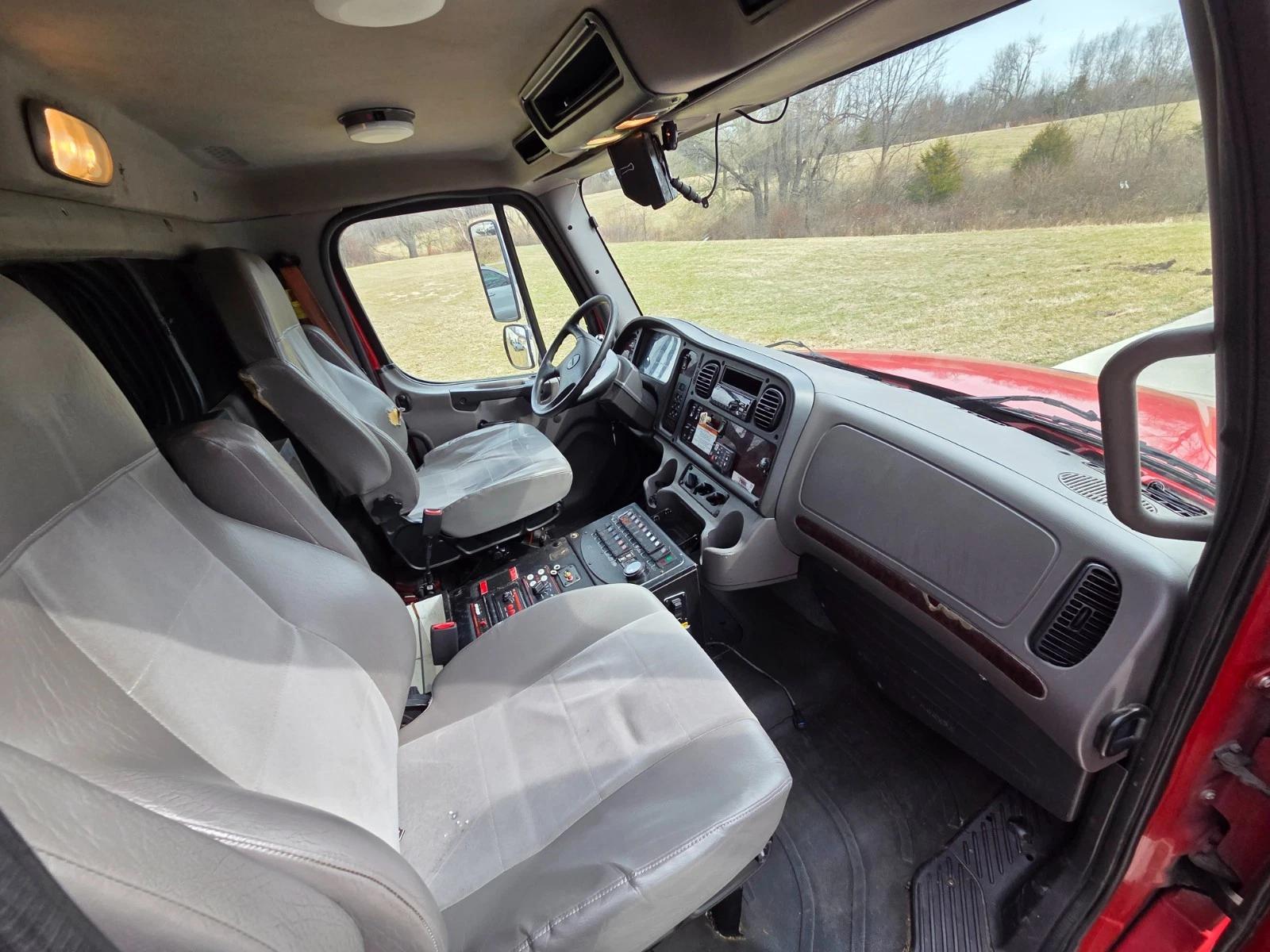 2016 PL-Custom Freightliner Type I Ambulance - image 13