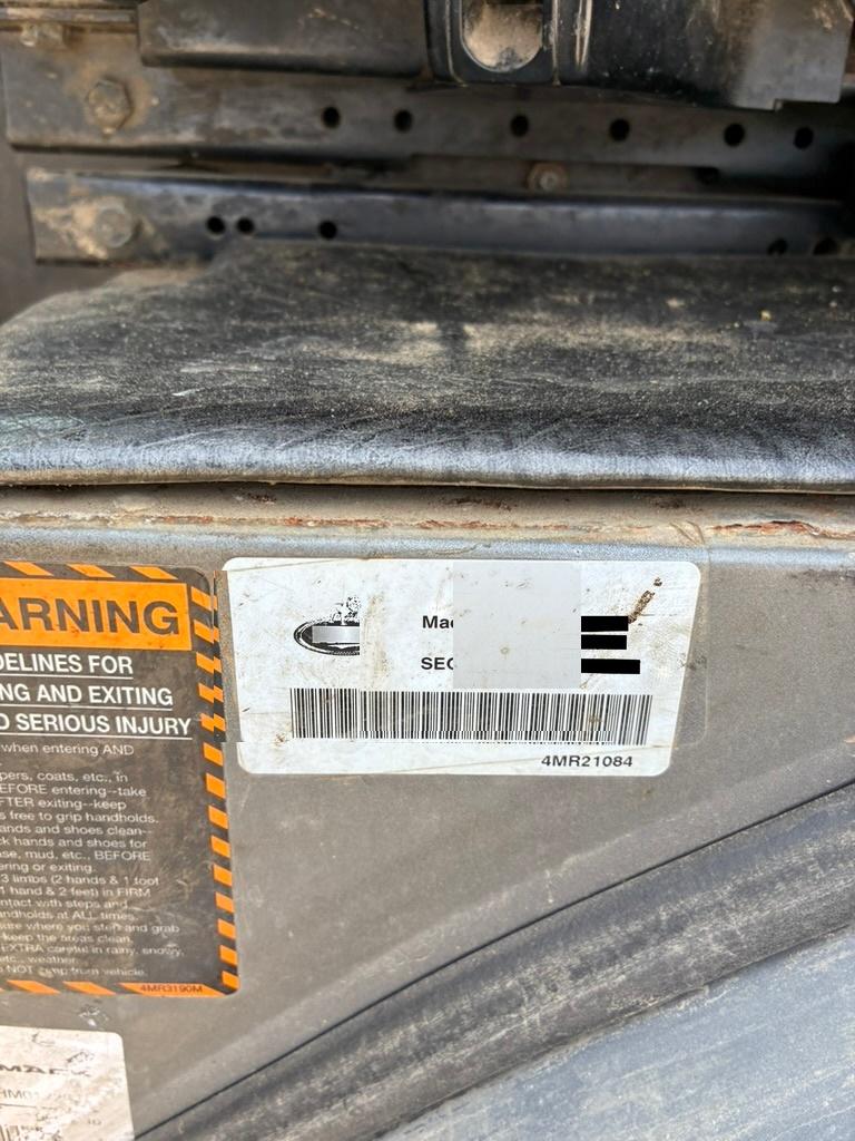 2017 Mack Heil Front Loader - image 20