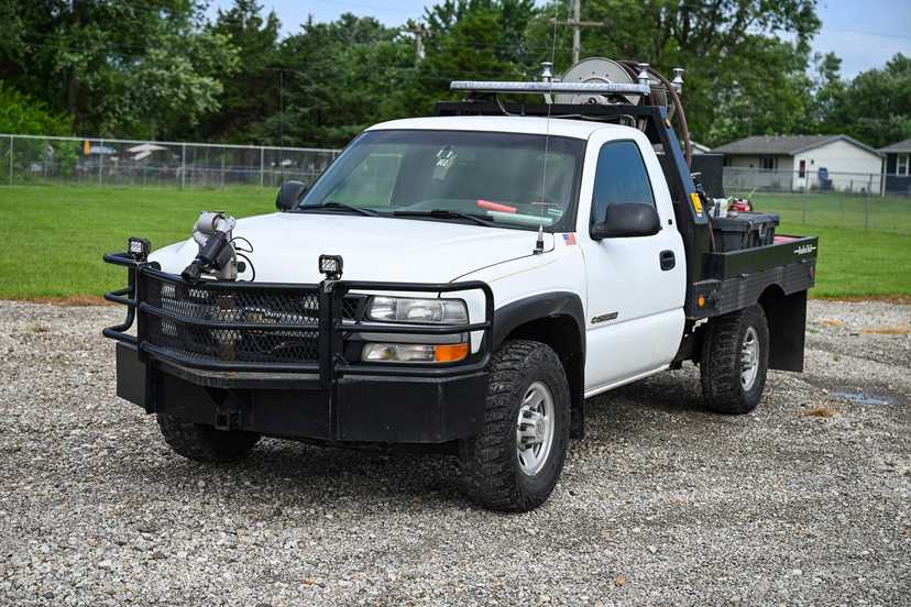 2001 Chevrolet 2500HD 4x4 Brush Truck — photo 2