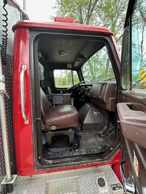 1988 International Heavy Rescue - image 13