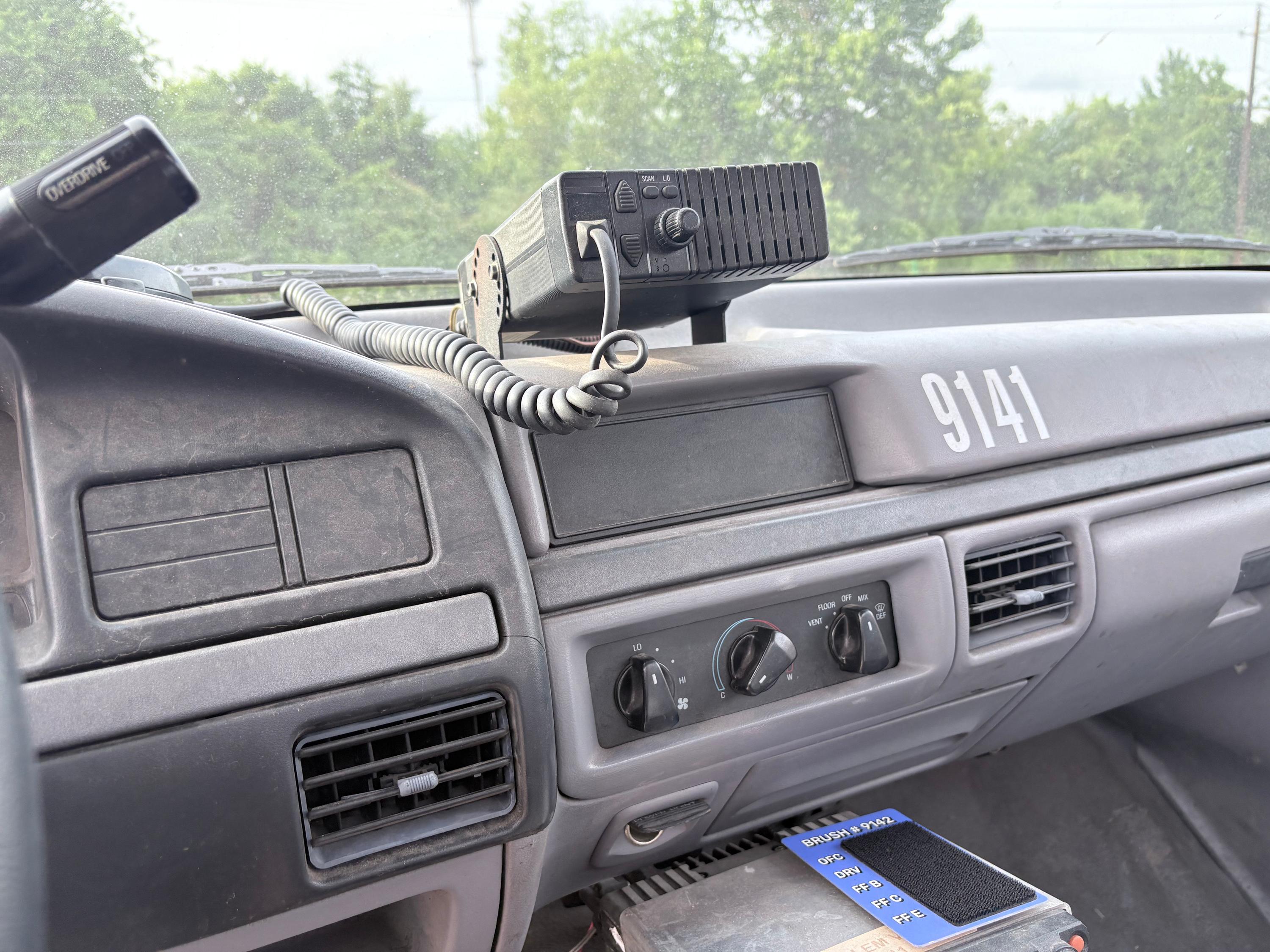 1994 Ford F-350XL 4x4 Wildland Unit - image 12
