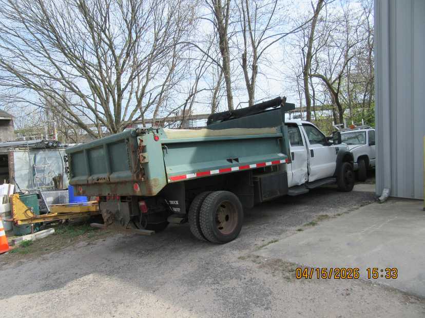 2009 Ford F550 Crew Cab with 12ft Dump — photo 4