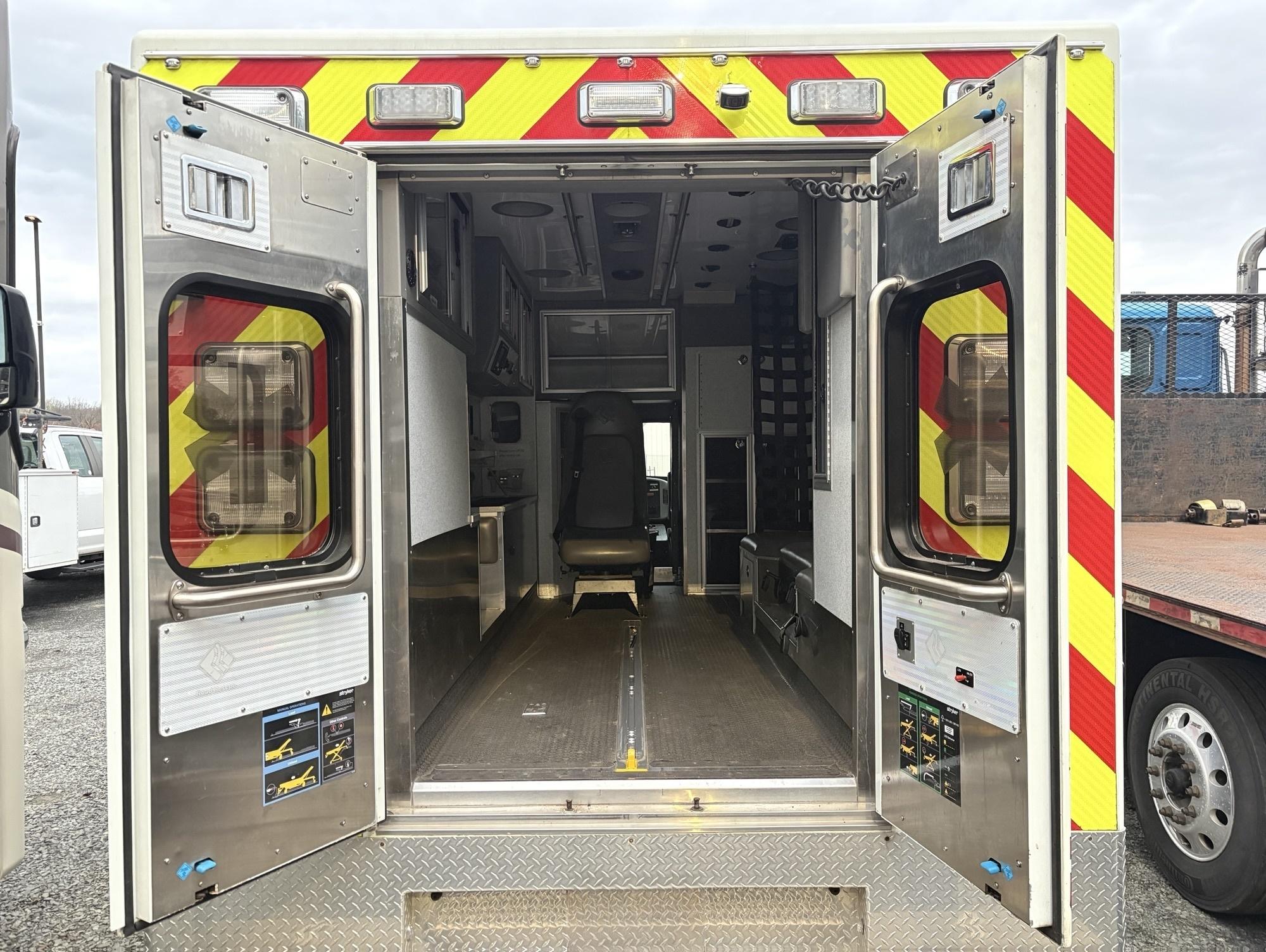 2013 Road Rescue International Type I Ambulance - image 9