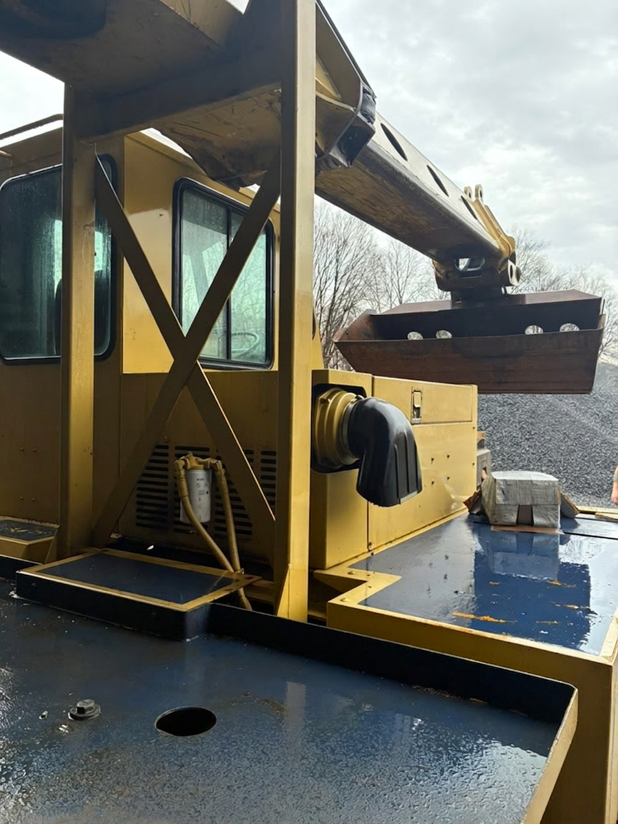 Gradall XL4100 Wheeled Excavator - image 11
