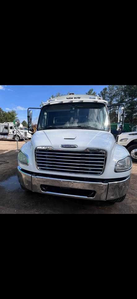 2020 Freightliner New Way Rear Loader