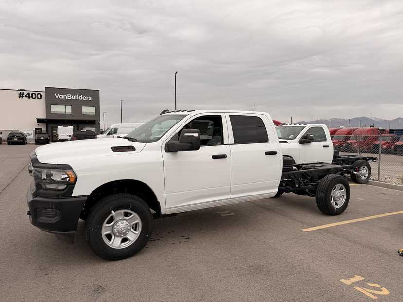 2024 Ram 3500 Crew Cab 4x4 Cab Chassis — photo 4