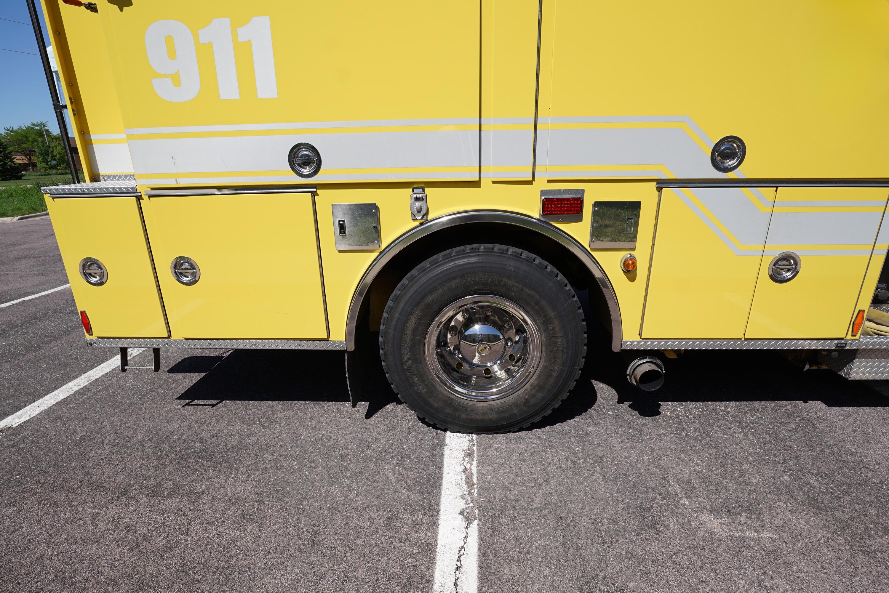 1995 Pierce Saber Pumper - image 12