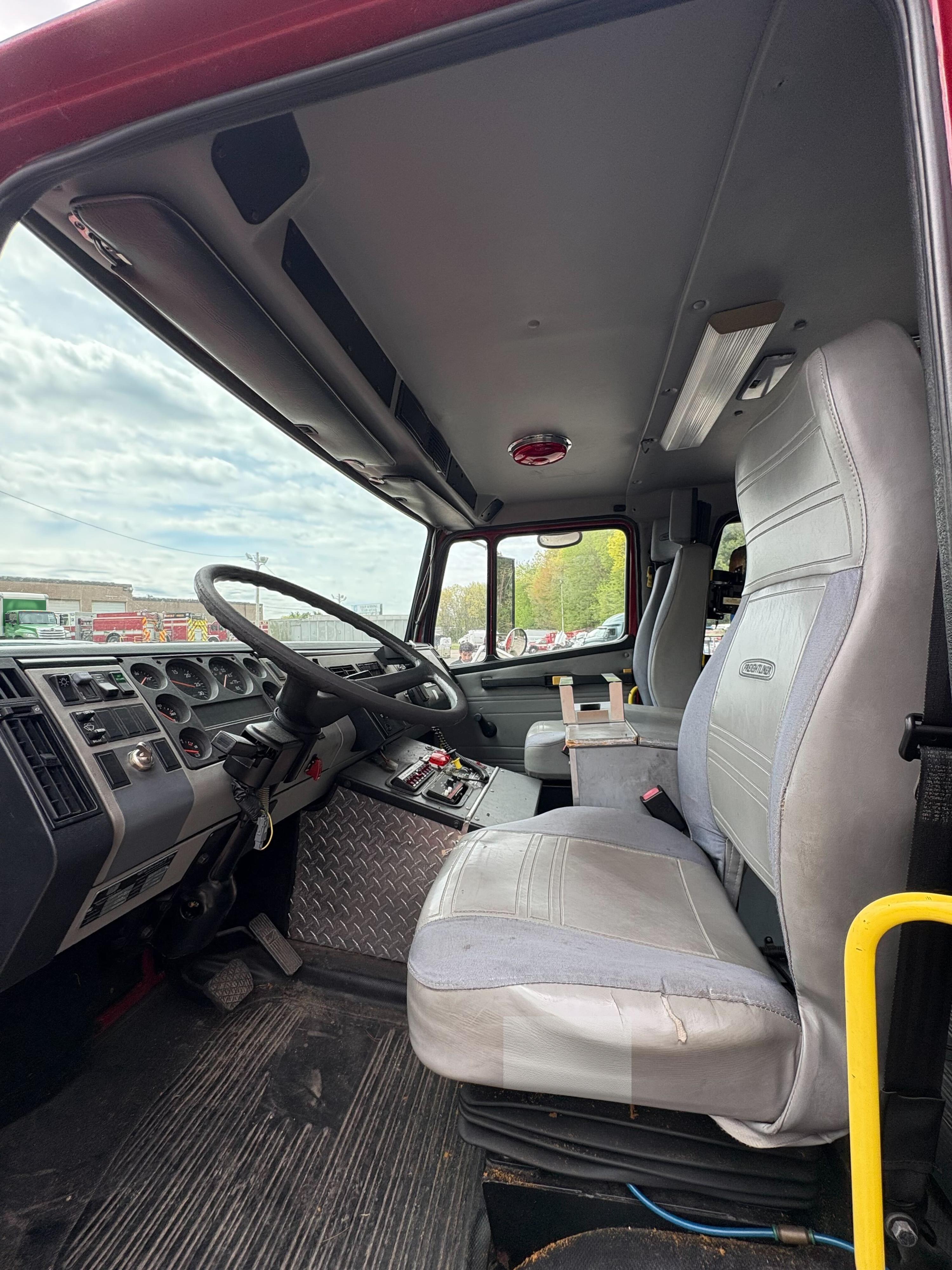 2000 Freightliner Pumper - image 10