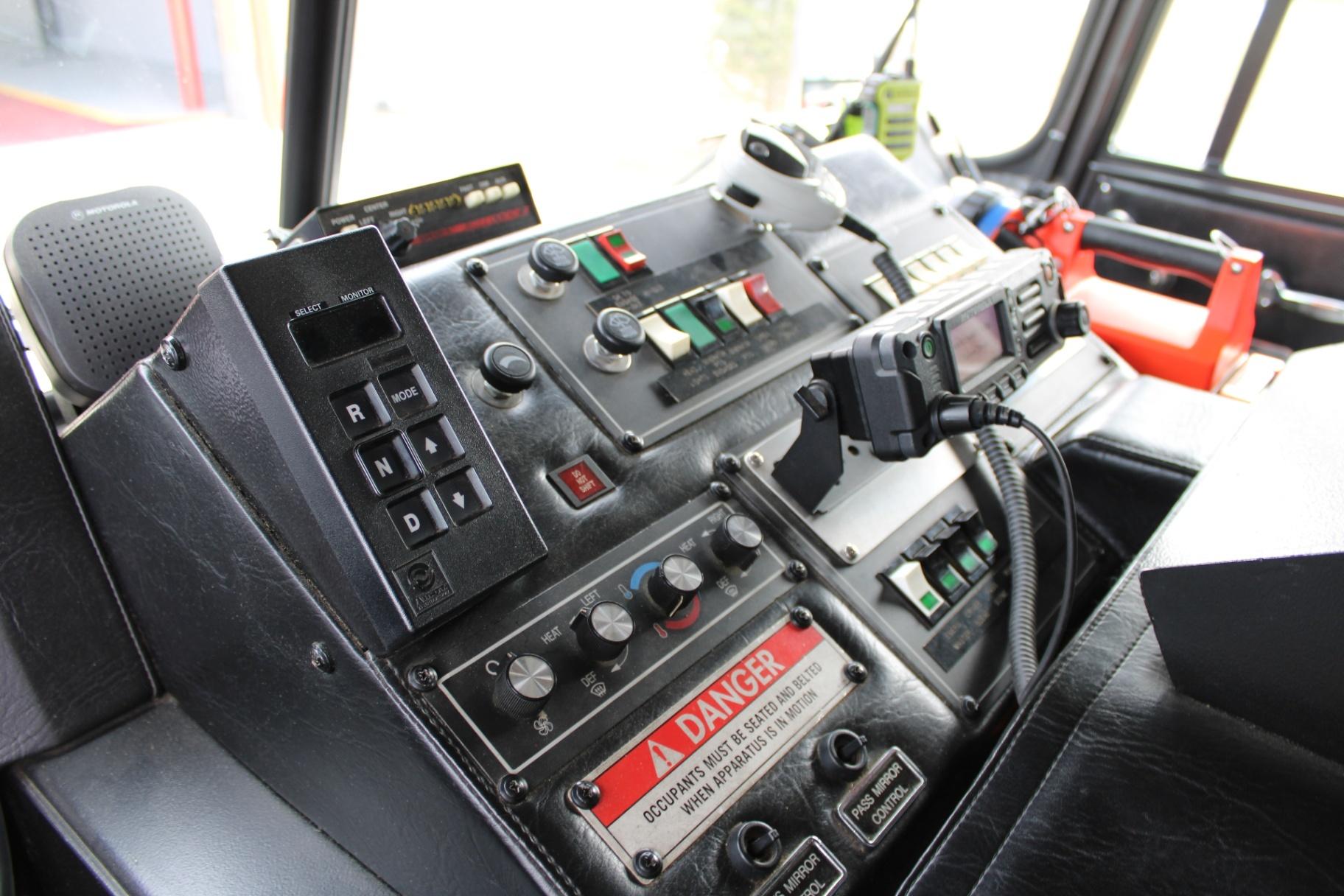 1995 Pierce Saber Heavy Rescue - image 28