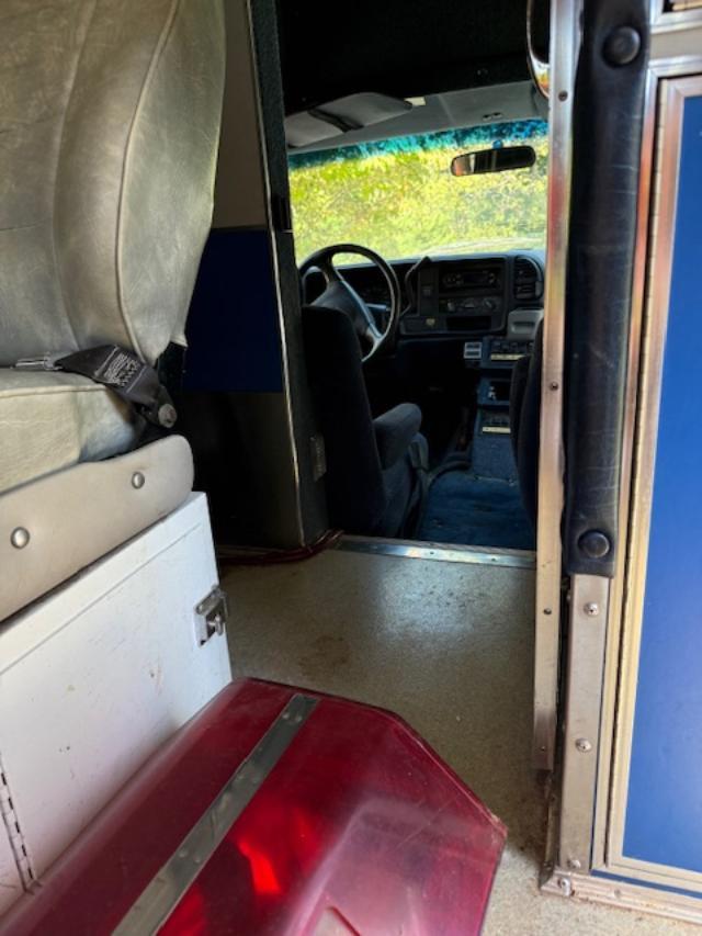 1999 Chevrolet 3500 HD 4x4 Type I Ambulance - image 13
