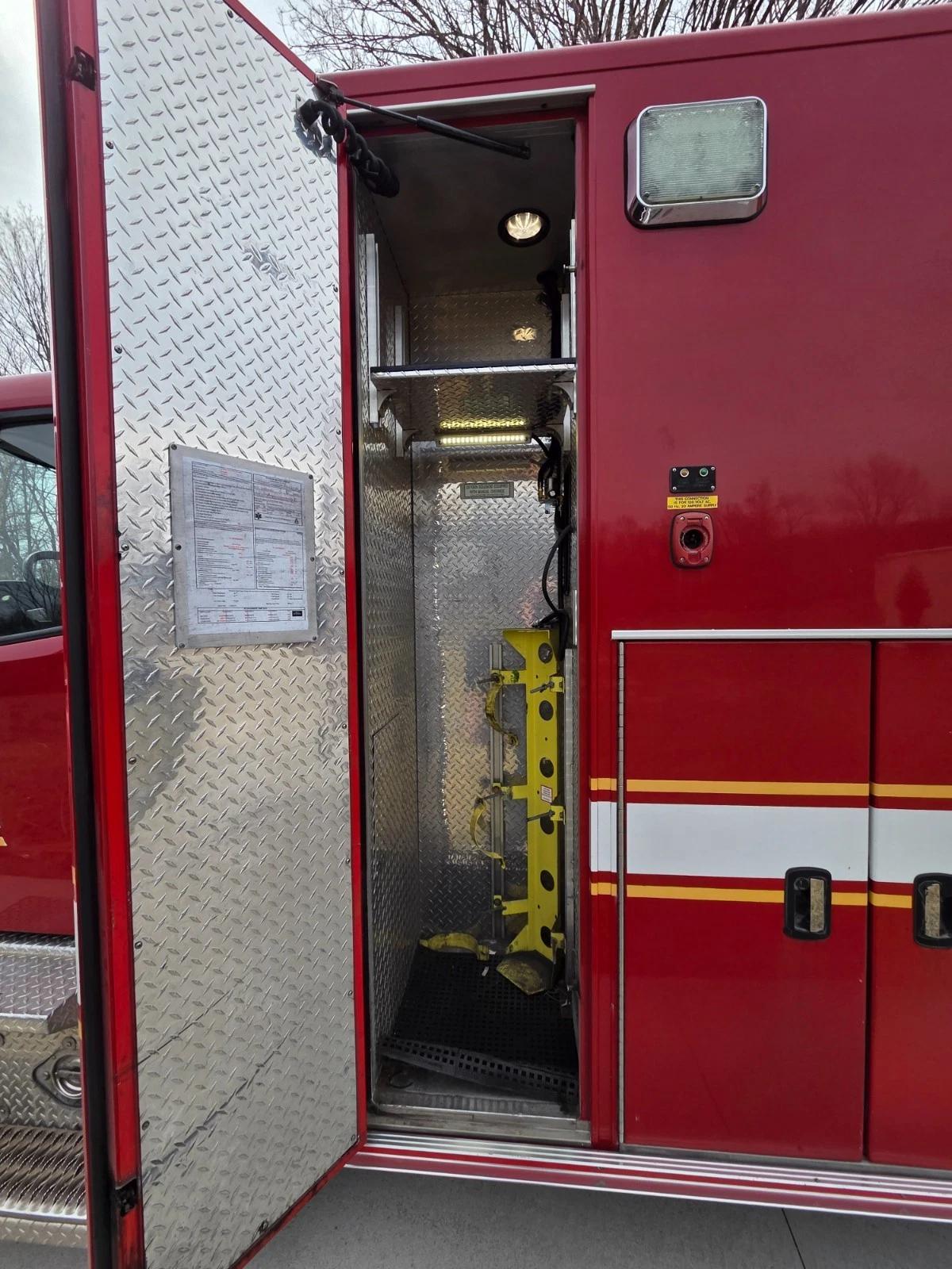 2016 PL-Custom Freightliner Type I Ambulance - image 15