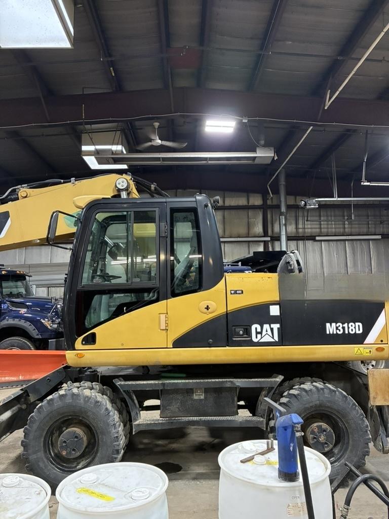 2010 Caterpillar M318D Excavator - image 4