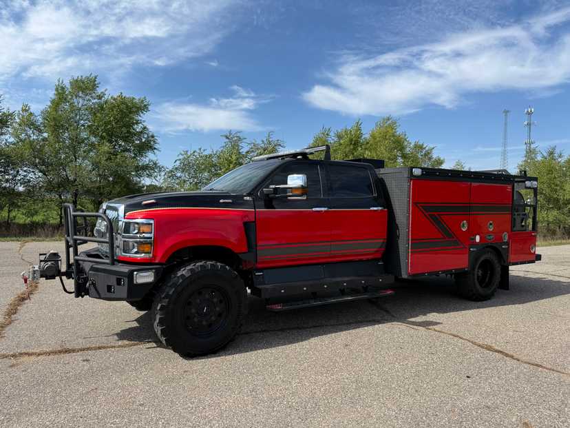 2022 Deep South International 4x4 Brush Truck — photo 2