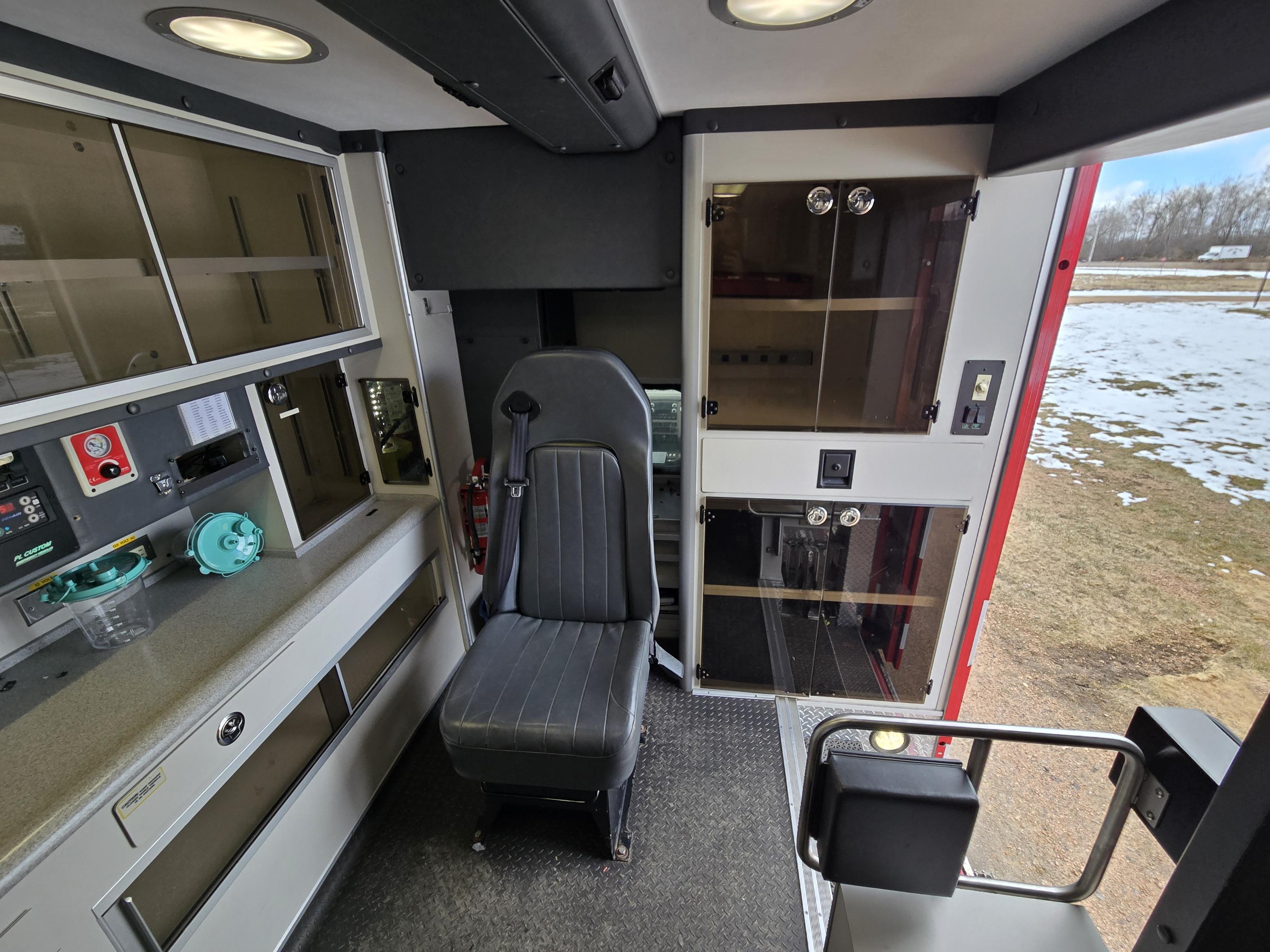 2015 PL-Custom Ford 4x4 Type I Ambulance - image 22