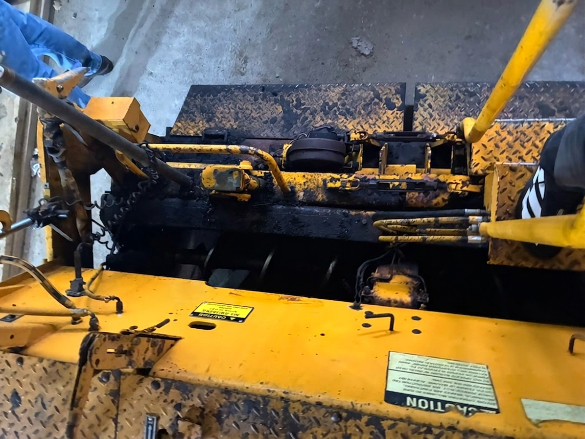 1988 Blaw-Knox PF-150 Asphalt Paver - image 15