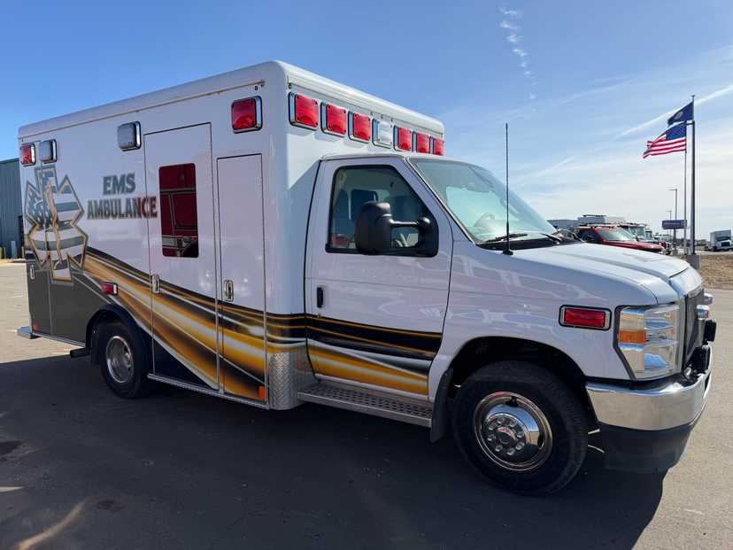 2023 Crestline Ford Type III Ambulance — photo 2