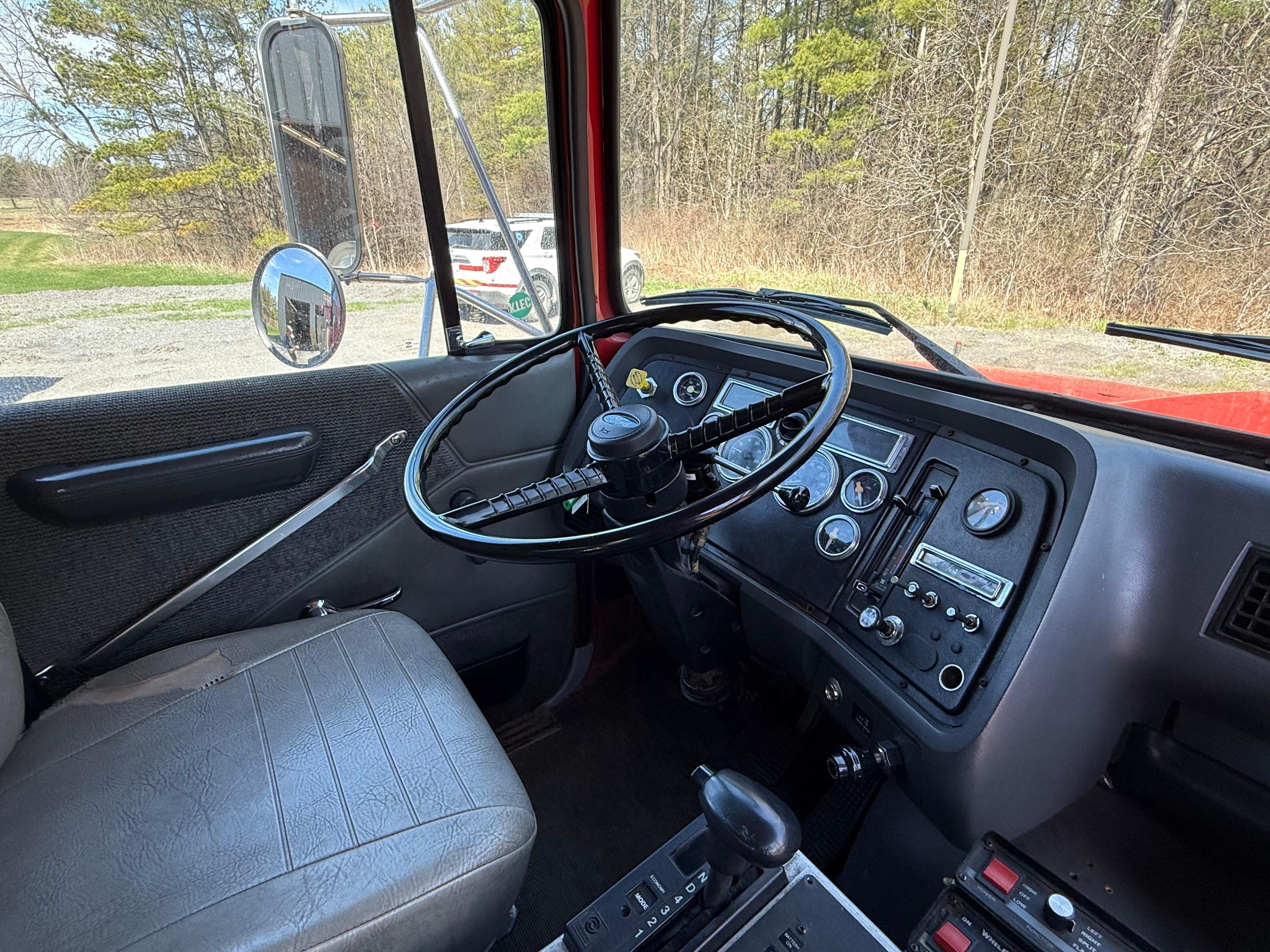 1996 Ford L8000 Pumper - image 24