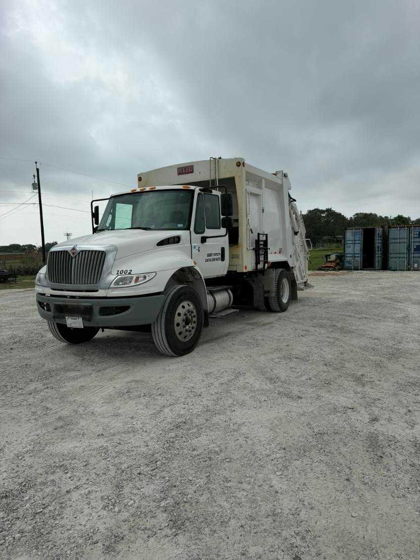 2016 International Heil Rear Loader