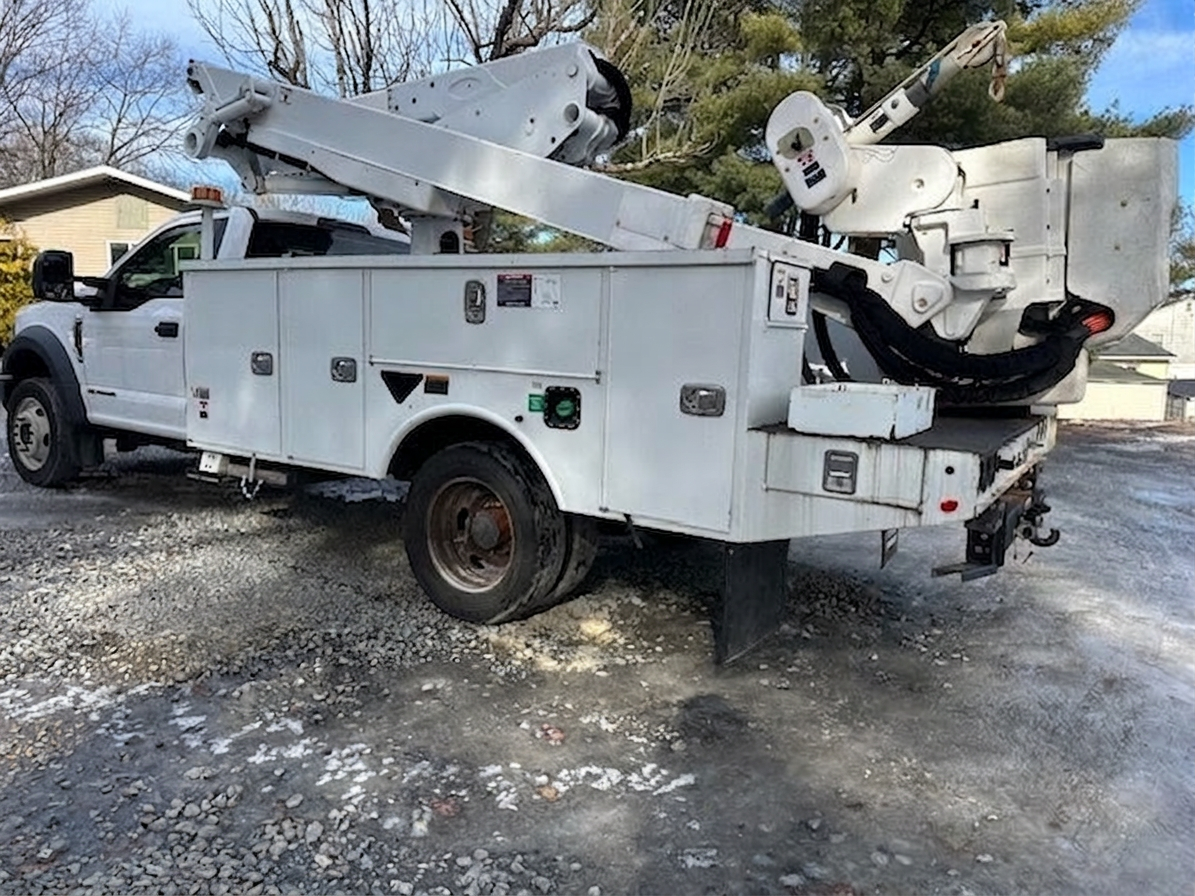 2019 Ford F550 4×4 Bucket Truck w/ Altec AT41M Boom (46 ft) - image 9