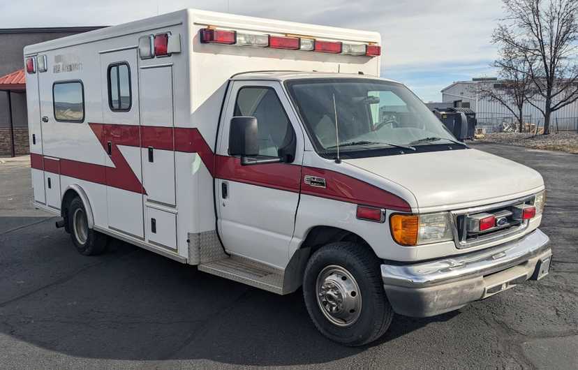 2003 McCoy Miller Ford Type III Ambulance — photo 3